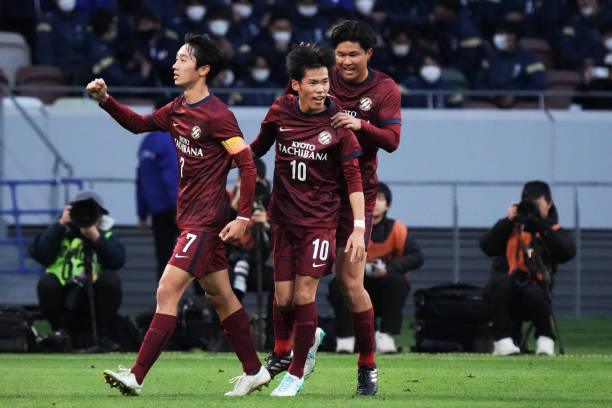 官方：28岁左后卫菲尔波自由身回归贝蒂斯，双方签约至2028年.