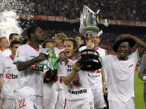 官宣！火箭敲定两笔签约，斯通或4换3送申京、波特离队.