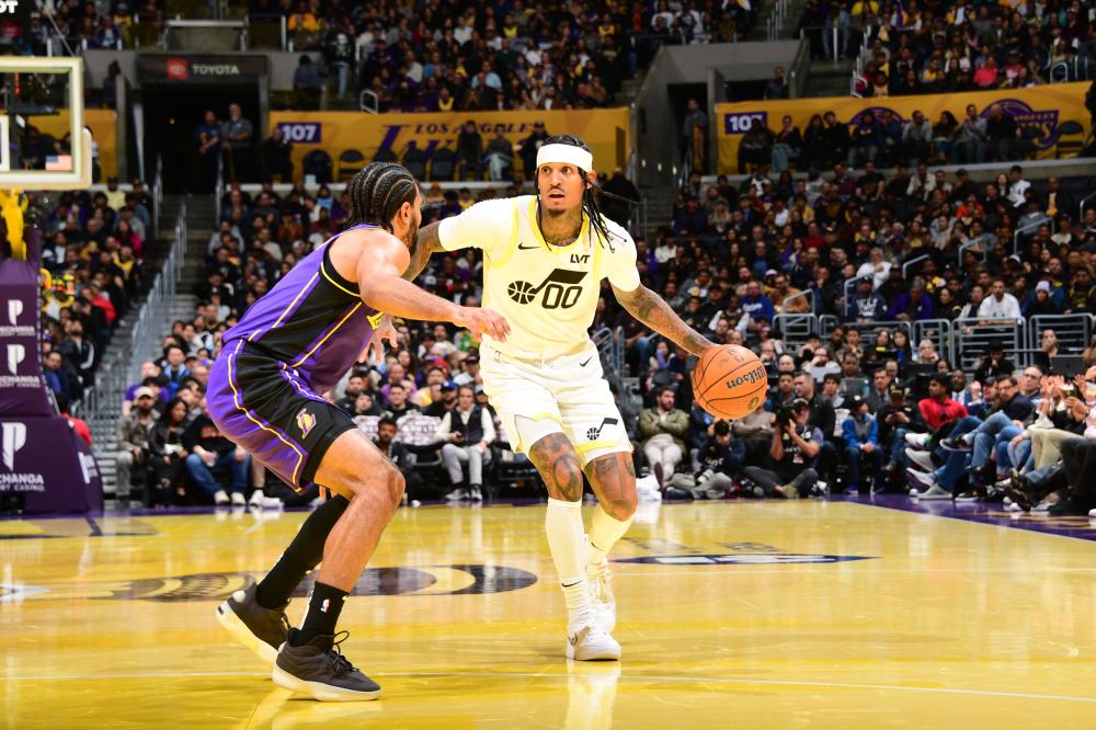 校领导亲自下场应战,他曾也是篮球少年(校领导亲自上场迎战,他曾是篮球少年)